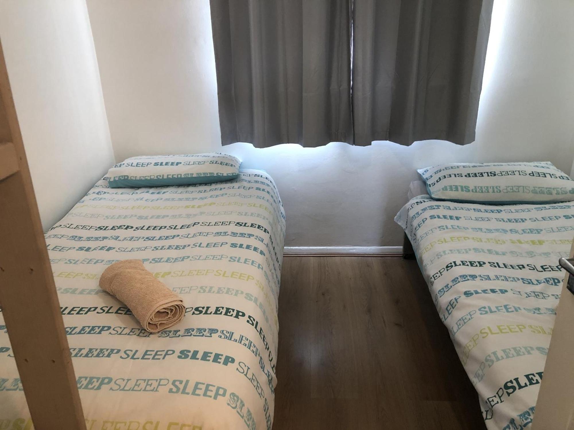 Apple House Guesthouse Heathrow Airport Hillingdon Bilik gambar